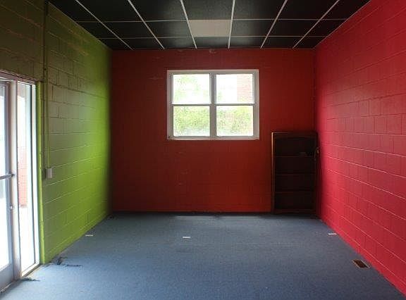 2nd image of 205 N Race St
