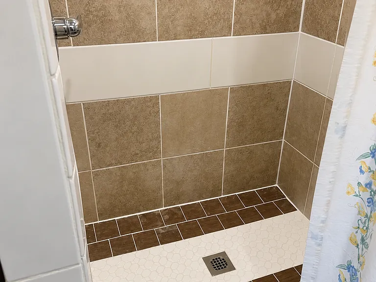 6383 Grafton Dr — Photo 5