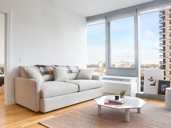 3rd image of 550 W 54th St APT 2110