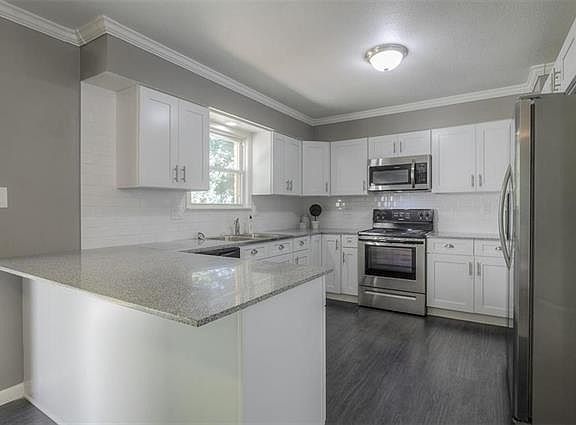 5th image of 1213 NW Somerset Ct