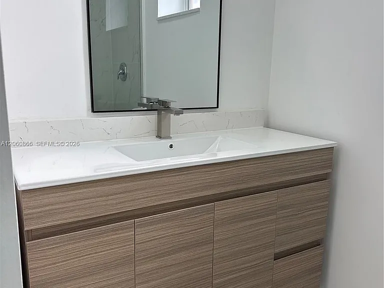 1115 W 38th Ter #50 — Photo 11