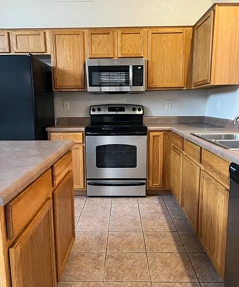 13354 W Mauna Loa Ln — Photo 6