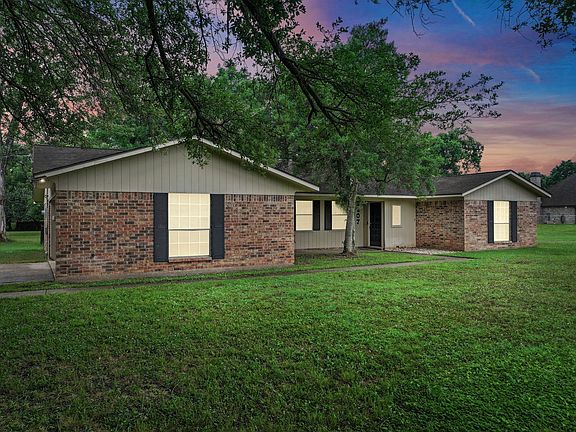 2nd image of 2207 Hickory Ridge Dr
