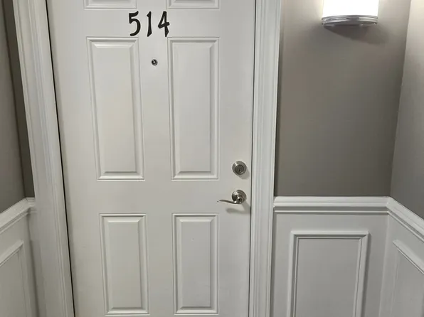 514 Center Meadow Ln, Danbury, CT