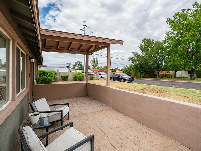 717 E Palmaire Ave — Photo 33