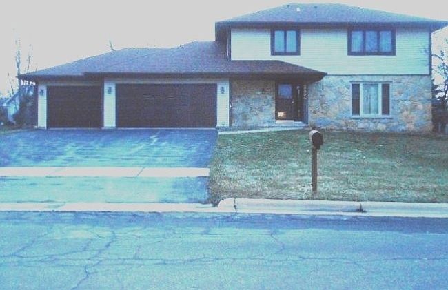 1st image of 2884 Charleston Dr