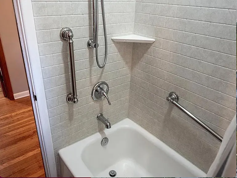 904 E Maxwell Ln — Photo 8