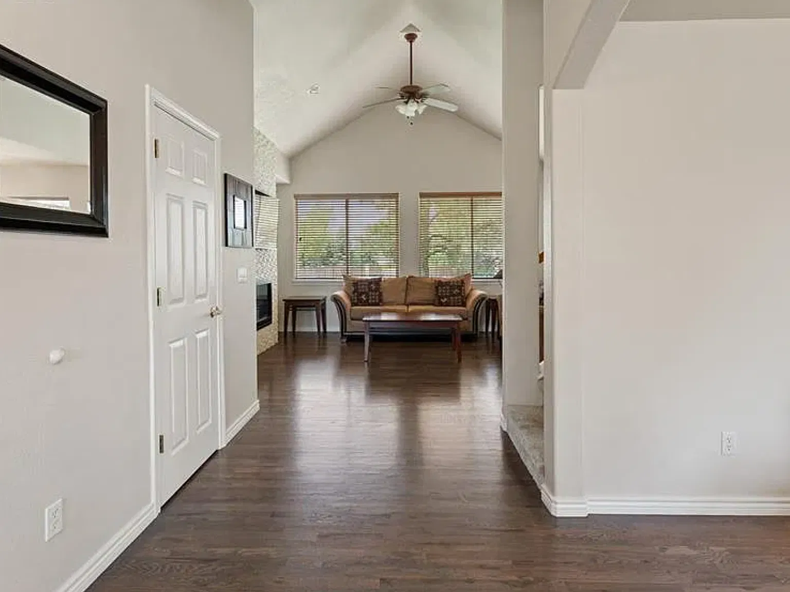 4 bed, 3946 sqft, $3,500 — Photo 3