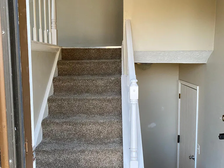 2506 Meadowmar Ln — Photo 9