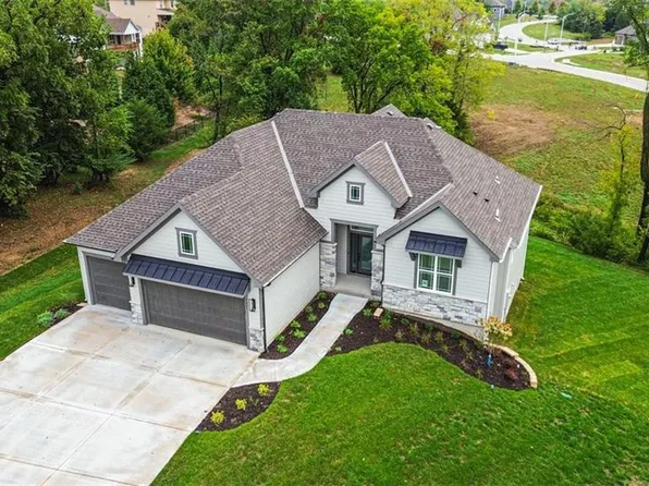 7007 N Kirkwood Ave, Kansas City, MO 64151