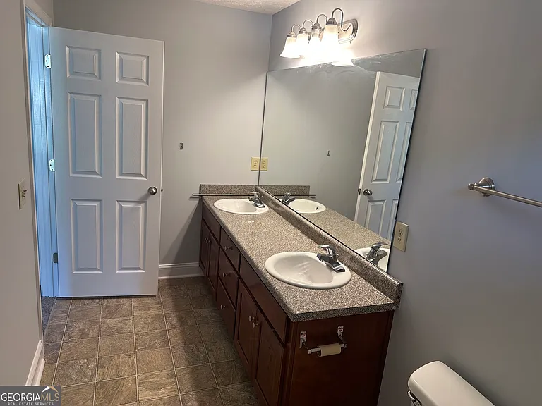 561 Highland Pointe Dr — Photo 19