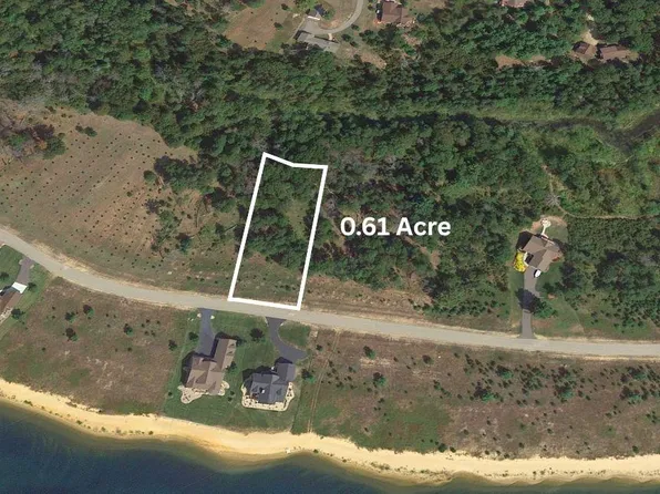 N8038 N Shore Dr, New Lisbon, WI 53950
