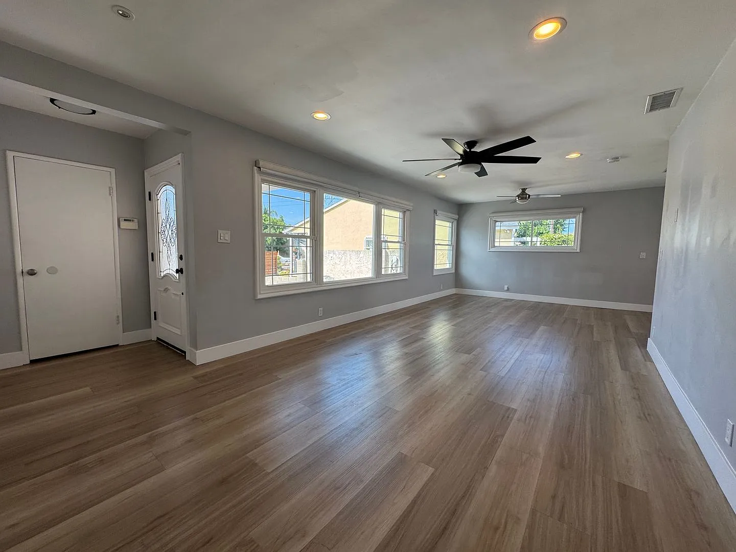 3 Bedroom 1.5 Bath on a quiet cul-de-sac in a highly sought-after Arleta neighborhood — Photo 3
