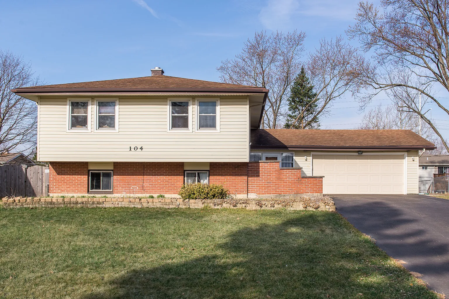 2S104 Ivy Ln photo 1