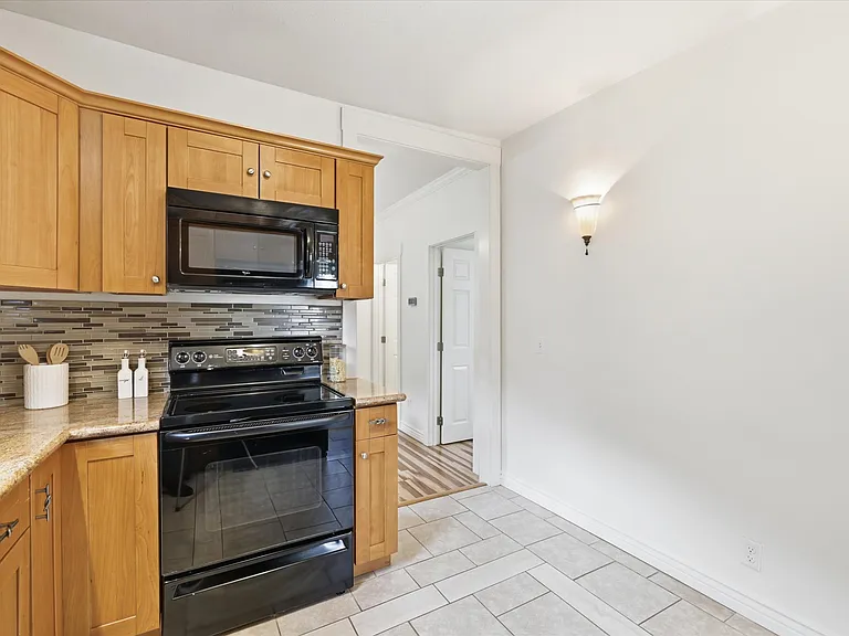 3557 S Hudson St — Photo 11