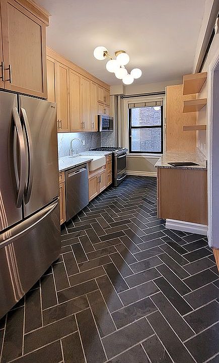 1st image of 875 W 181st St APT 4A