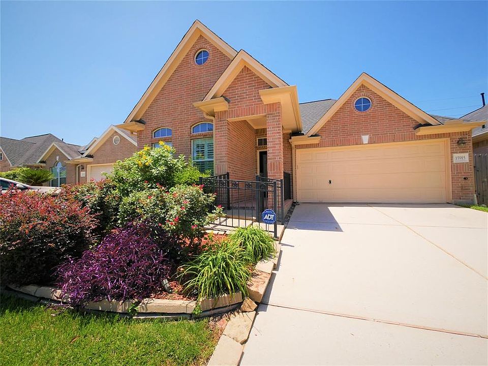 1st image of 15915 Collinsville Dr