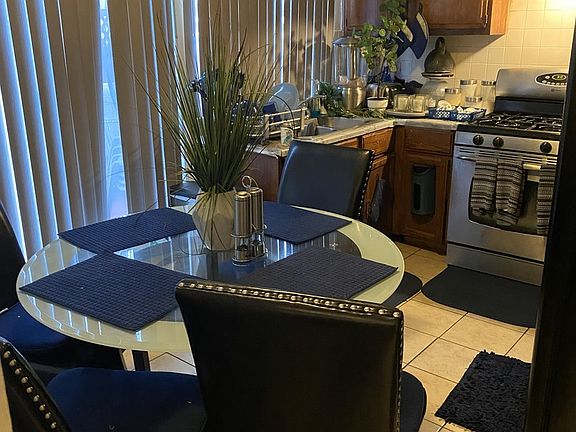 4th image of 1115 Williamsburg Rd