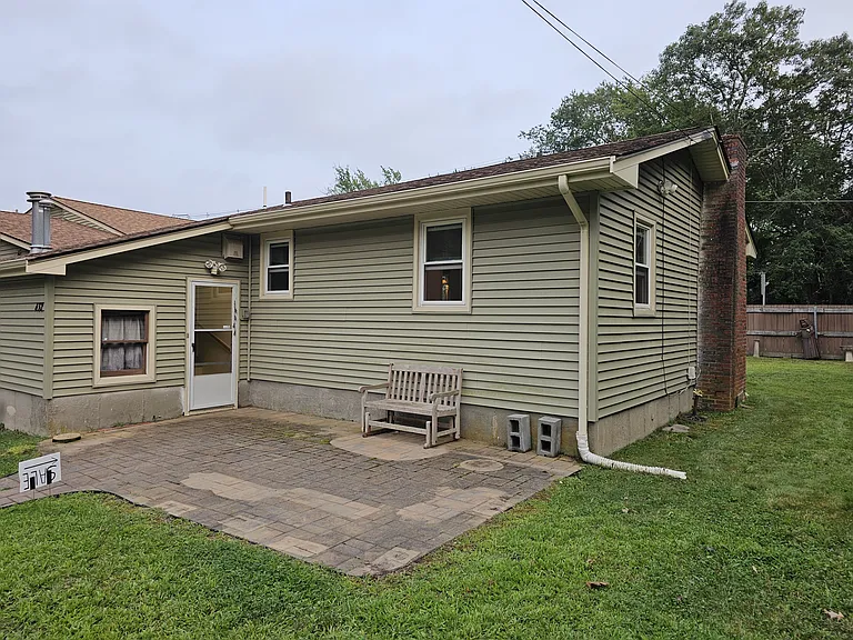 432 American Legion Hwy — Photo 8