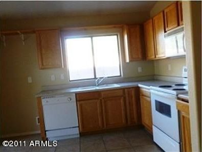 5th image of 11266 E Camino St