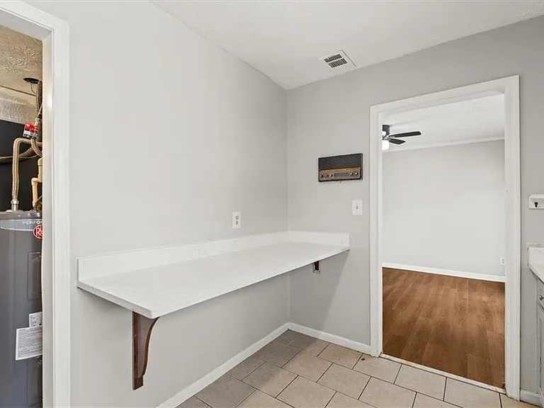 360 Winding River Dr #C — Photo 7