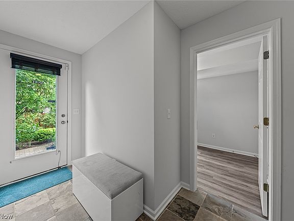 5th image of 3901 Vine Ct