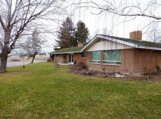 171 Hoff Rd, Moxee, WA 98936