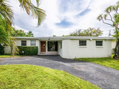1440 NE 202nd St, Miami, FL, 33179