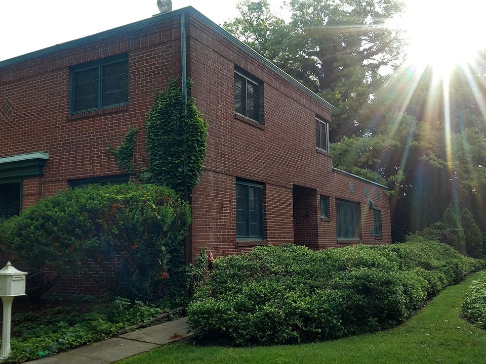 Historic District Building