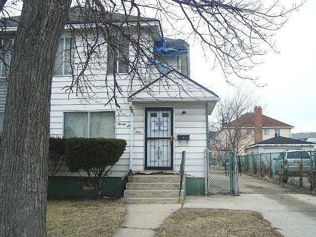 1st image of 2604 E 141st St