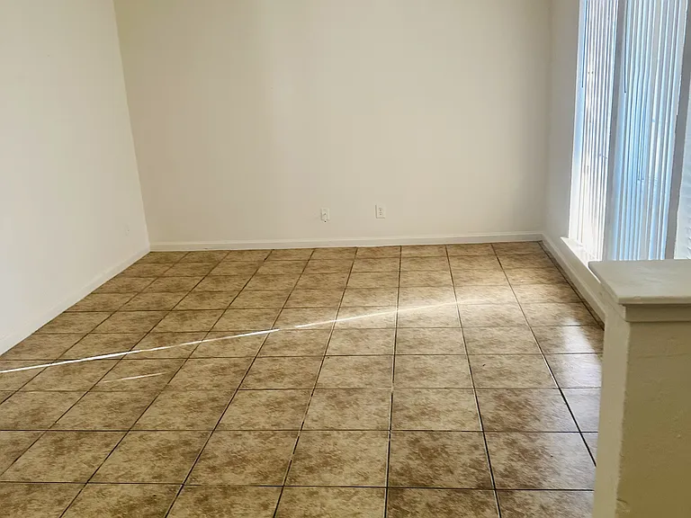 4168 N Katy Ave — Photo 6