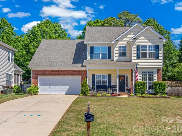 2938 Huckleberry Hill Dr, Fort Mill, SC 29715