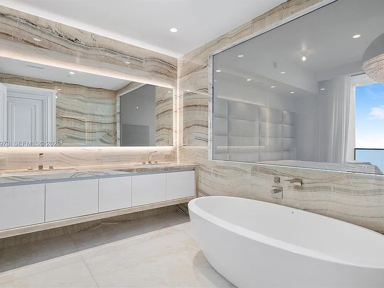 17901 Collins Ave #902 — Photo 27