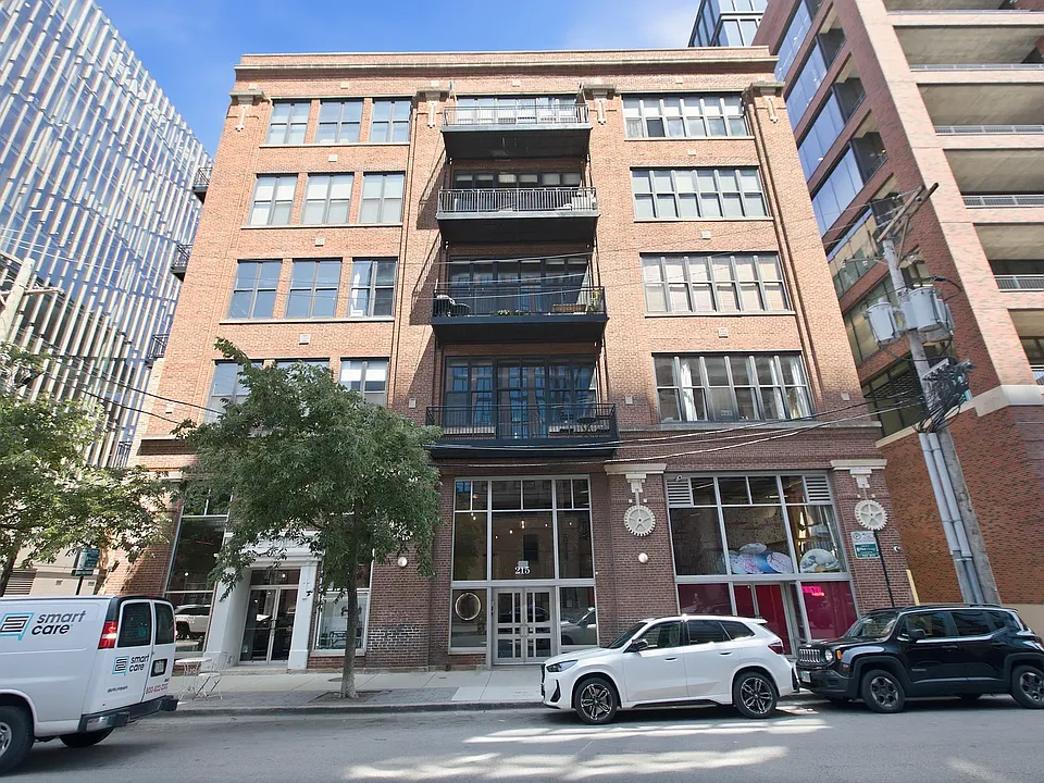 215 N Aberdeen St #304B