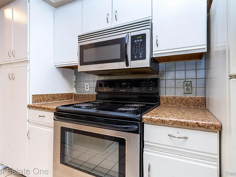 1891 Vine Way Dr #33 — Photo 12