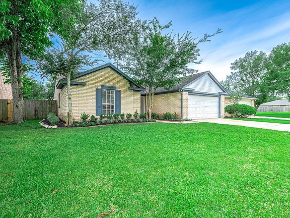 2nd image of 3411 E Heatherock Cir