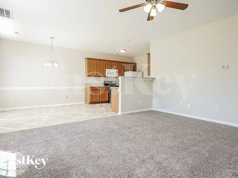 705 Hawthorn Ridge Dr — Photo 5