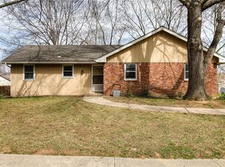 7509 N Brooklyn Ave, Gladstone, MO 64118