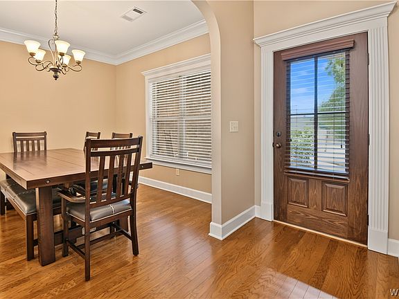 5th image of 2936 Birch Way