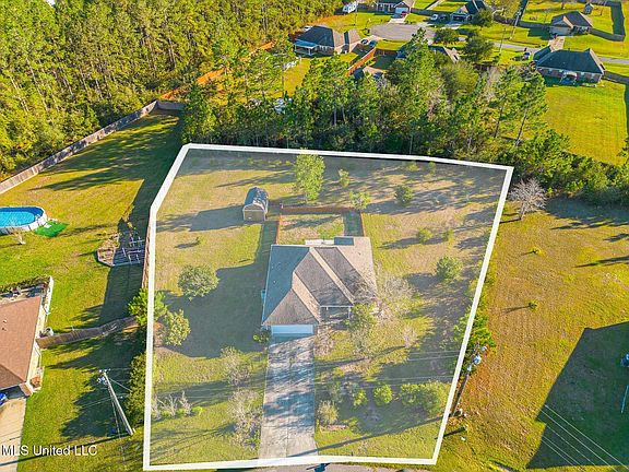 3rd image of 21600 Briar Cliff Dr