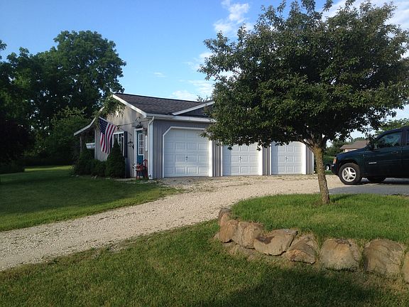 Detached 3 car garage