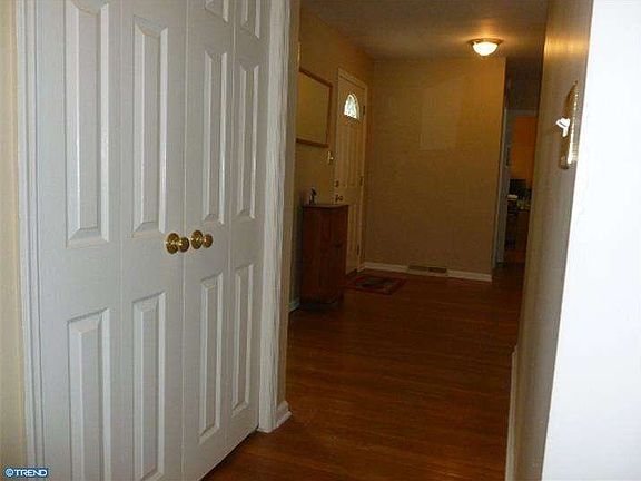 3rd image of 15 Decker Dr