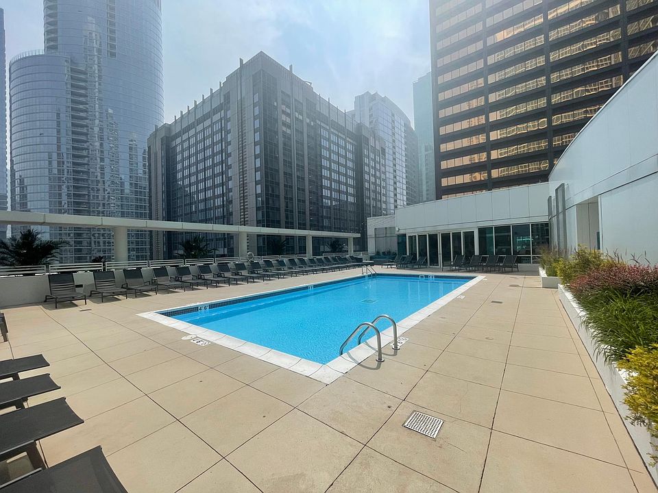 1st image of 600 N Fairbanks Ct #512