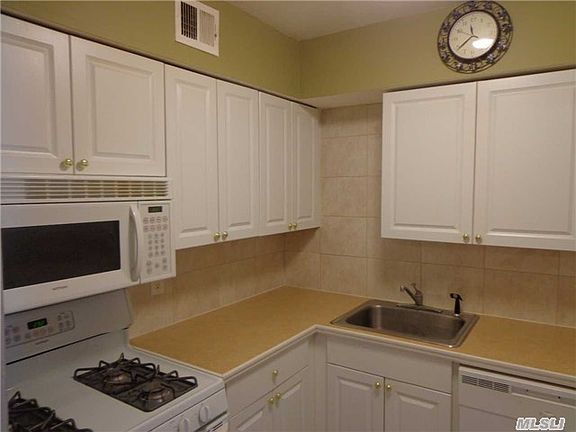 2nd image of 137 Bailey Ct