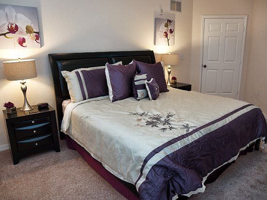 CAR2C3050PR-408-king-master-bedroom