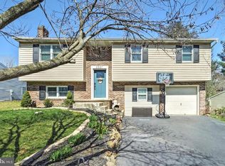 2521 Valley Dr, Lancaster, PA