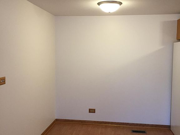 3rd image of 221 Wapoos Ct