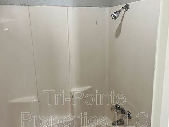 2nd image of 805 W Walnut St APT 11