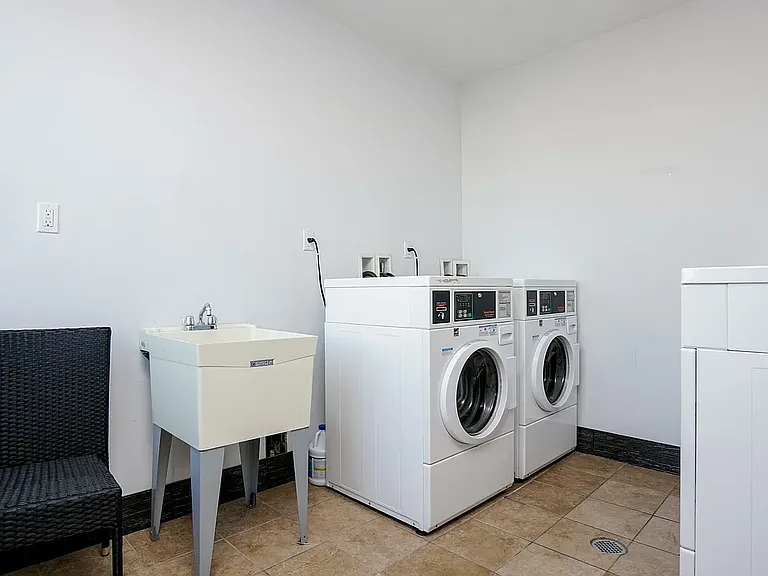 39 Suydam St #2A — Photo 11