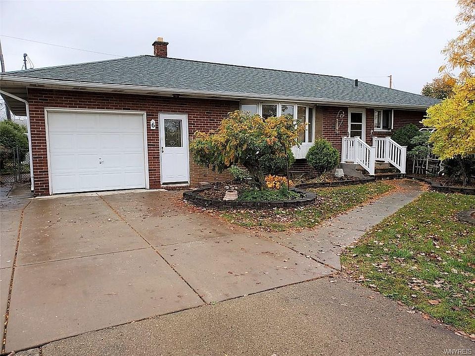 1st image of 6 Dennis Ln